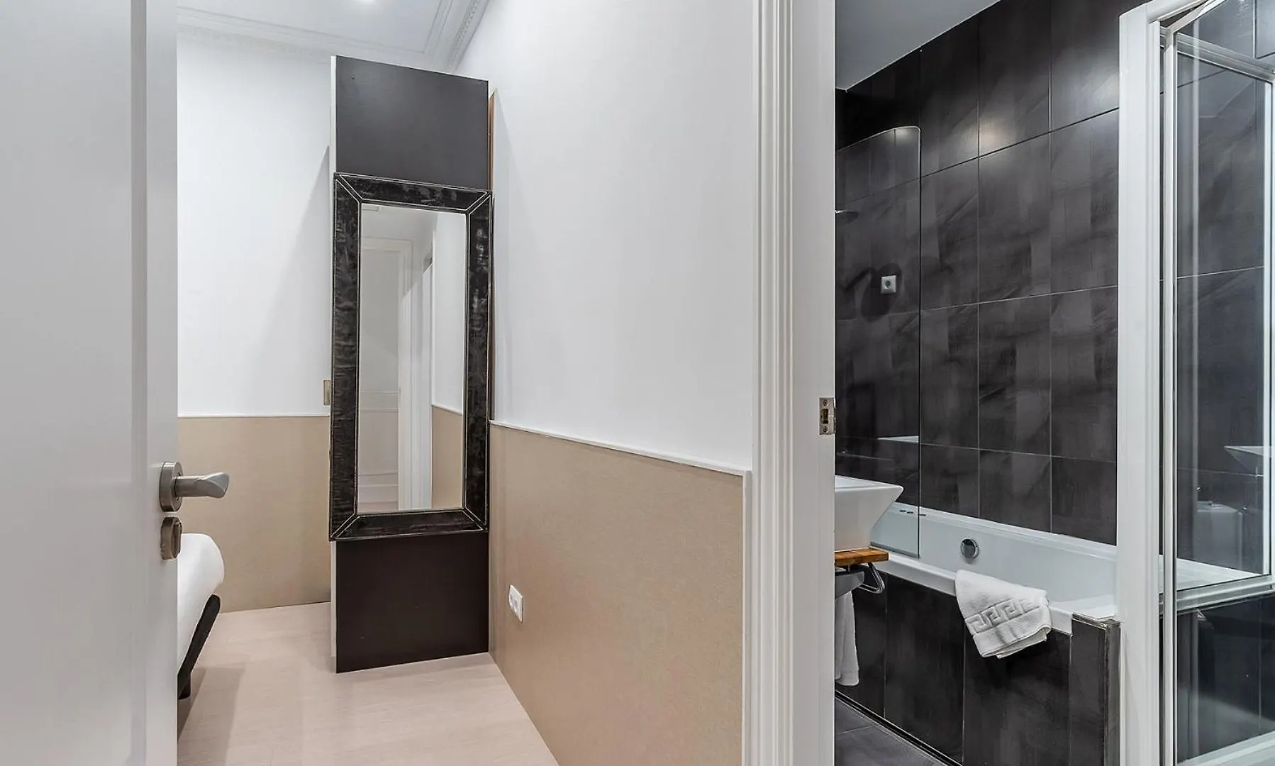Enjoybcn Tapies Apartment Barcelona