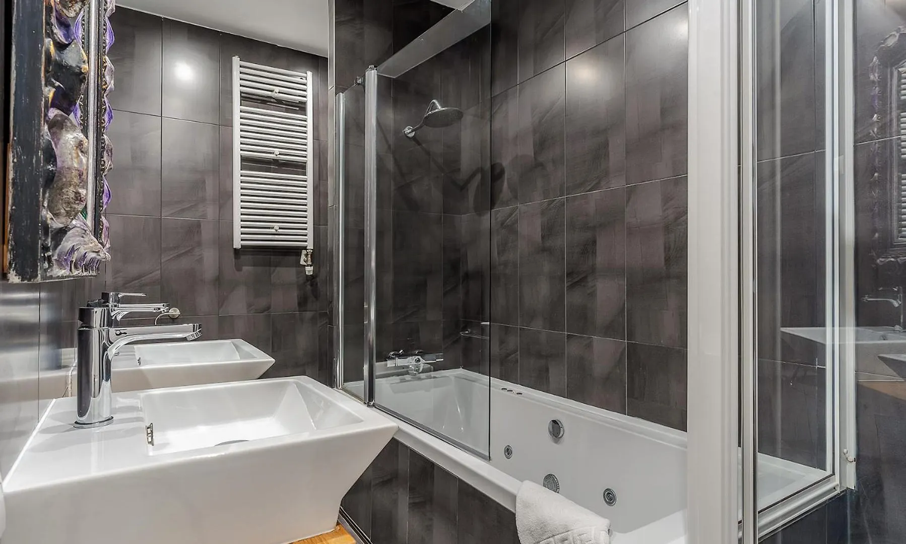 Enjoybcn Tapies Apartment Barcelona 0*,  Spain